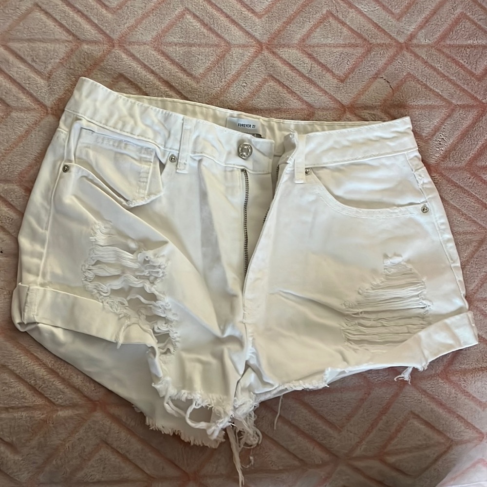 White forever 21 shorts